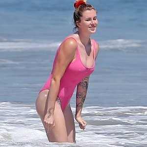 Ireland Baldwin Heads into the Ocean to Cool Off in Malibu (133 Photos) – Leaked Nudes