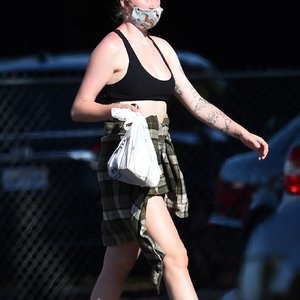Ireland Baldwin Steps Out in a Tiny Crop Top (16 Photos) - Leaked Nudes