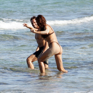 celeb nude Irina Shayk 011 pic