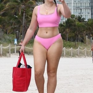 Leaked Iskra Lawrence 050 pic