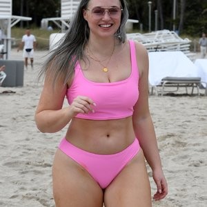 Celebrity Leaked Nude Photo Iskra Lawrence 155 pic