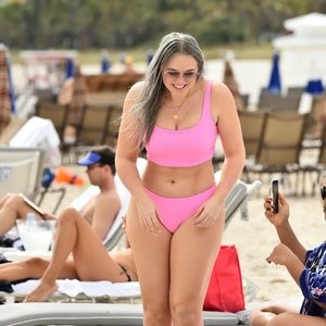 Free nude Celebrity Iskra Lawrence 226 pic