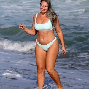 Newest Celebrity Nude Iskra Lawrence 017 pic