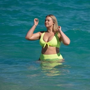 Naked Celebrity Iskra Lawrence 027 pic