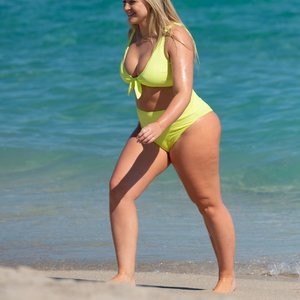 nude celebrities Iskra Lawrence 043 pic