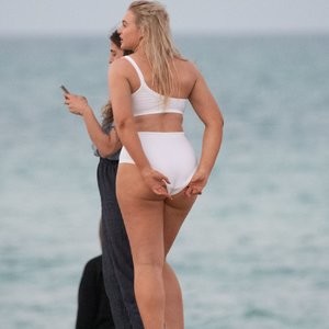 Free Nude Celeb Iskra Lawrence 018 pic