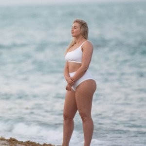 Hot Naked Celeb Iskra Lawrence 023 pic