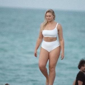 Celebrity Nude Pic Iskra Lawrence 024 pic