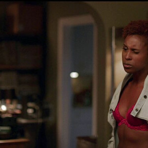 Famous Nude Issa Rae 017 pic
