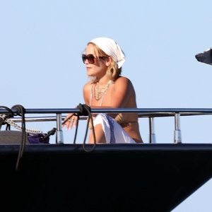 nude celebrities Rita Ora 054 pic