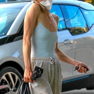 Jaime King Leaves a Liquor Store in Hollywood Wearing a Protective Mask (9 Photos) – Leaked Nudes