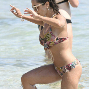 Free nude Celebrity Janette Manrara 007 pic