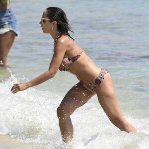Naked Celebrity Pic Janette Manrara 012 pic