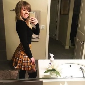 Free Nude Celeb Jennette McCurdy 018 pic