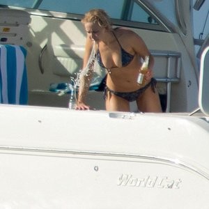Nude Celeb Jennifer Lawrence 028 pic