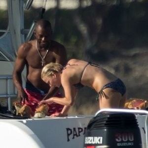 Naked celebrity picture Jennifer Lawrence 031 pic