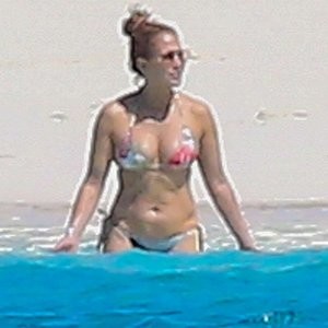 Naked celebrity picture Jennifer Lopez 001 pic