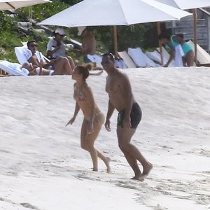 Hot Naked Celeb Jennifer Lopez 010 pic