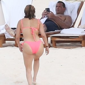 Nude Celeb Pic Jennifer Lopez 022 pic