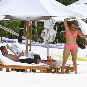 Free Nude Celeb Jennifer Lopez 056 pic