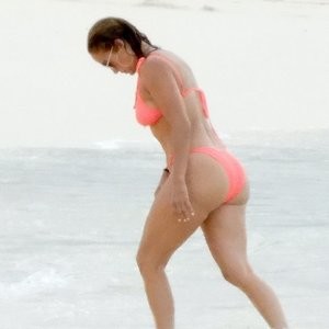 Nude Celeb Pic Jennifer Lopez 068 pic