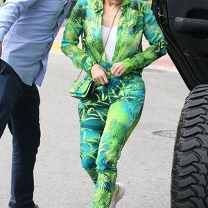 Naked celebrity picture Jennifer Lopez 021 pic