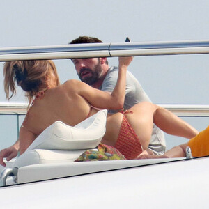 Naked Celebrity Jennifer Lopez 087 pic
