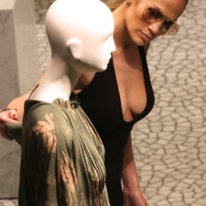 celeb nude Jennifer Lopez 007 pic