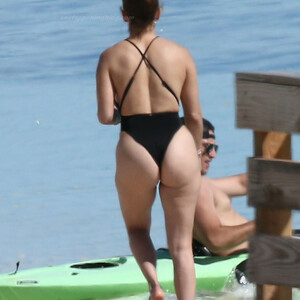 Newest Celebrity Nude Jennifer Lopez 009 pic