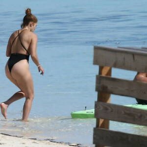 celeb nude Jennifer Lopez 017 pic