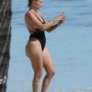 Celebrity Leaked Nude Photo Jennifer Lopez 040 pic