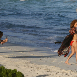 Free Nude Celeb Jennifer Lopez 021 pic