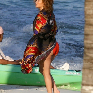 Naked celebrity picture Jennifer Lopez 032 pic