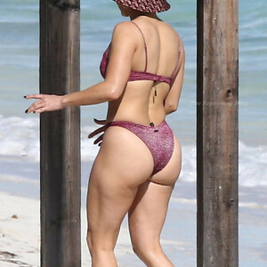 Celeb Naked Jennifer Lopez 002 pic