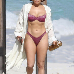 Newest Celebrity Nude Jennifer Lopez 005 pic