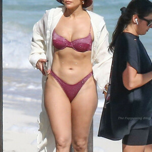 nude celebrities Jennifer Lopez 007 pic