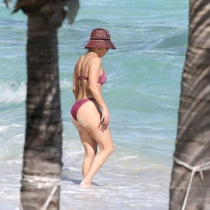 Naked Celebrity Jennifer Lopez 018 pic