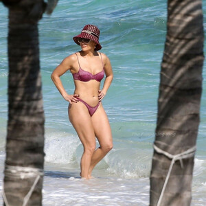 celeb nude Jennifer Lopez 020 pic