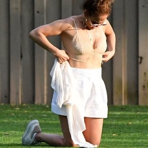 Free Nude Celeb Jennifer Lopez 056 pic