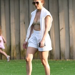 Famous Nude Jennifer Lopez 066 pic