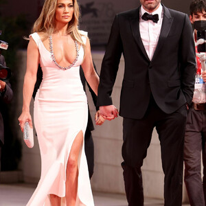 Celeb Naked Jennifer Lopez 124 pic
