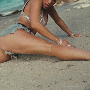Nude Celebrity Picture Jennifer Lopez 075 pic
