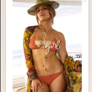 Hot Naked Celeb Jennifer Lopez 007 pic