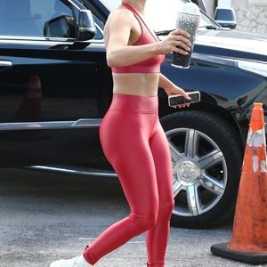 Free Nude Celeb Jennifer Lopez 015 pic