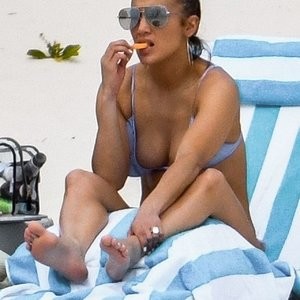 Naked celebrity picture Jennifer Lopez 004 pic
