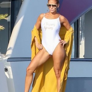Nude Celeb Pic Jennifer Lopez 014 pic