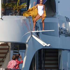 Celebrity Leaked Nude Photo Jennifer Lopez 049 pic