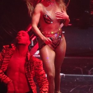 Free Nude Celeb Jennifer Lopez 077 pic