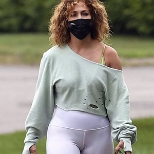 Jennifer Lopez Shows Off Her Sexy Butt in The Hamptons (28 Photos) – Leaked Nudes