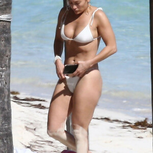 Jennifer Lopez Stuns in a Cheeky White Bikini on the Beach in the Turks and Caicos Islands (43 Photos) – Leaked Nudes